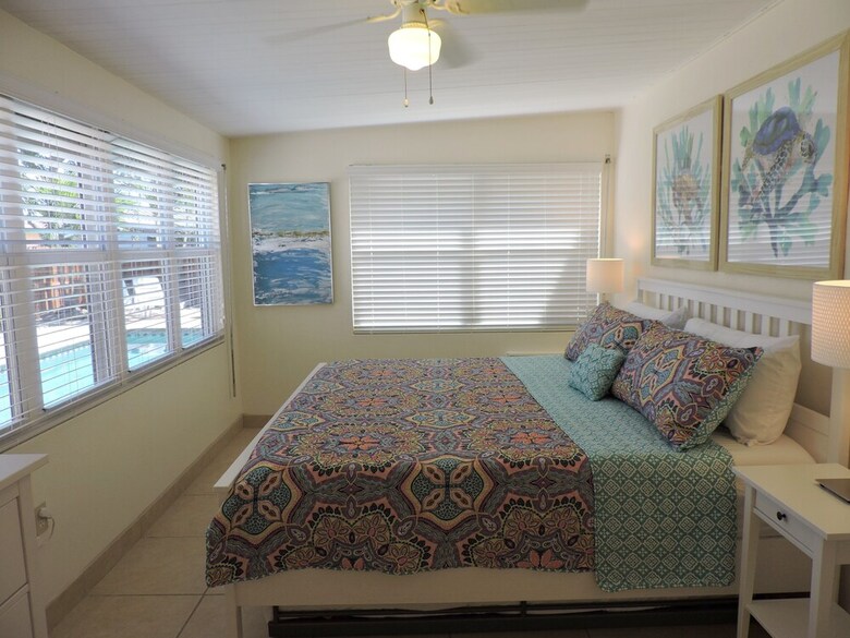 Sunset House 3/2 Heated Pool & Jacuzzi For 8