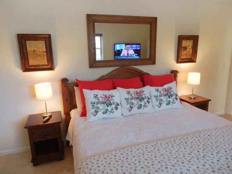 Stately Van Buren 3/2.5 For10 Guests Heated Pool
