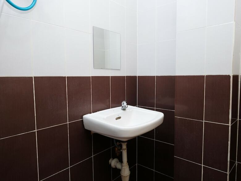 Oyo 1031 Aj Suite Hotel