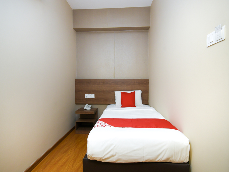 Hotel Oyo 977 Hong Kong Suites