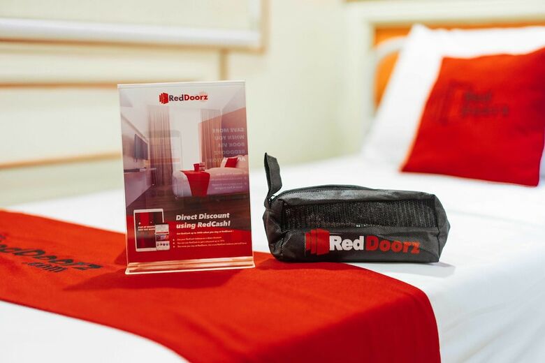 Hotel Reddoorz @ The Manor Davao