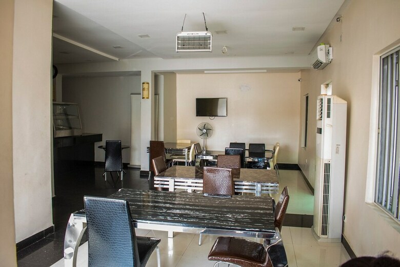Hotel Kemas Suites