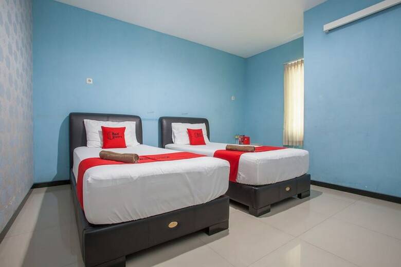 Hotel Reddoorz @ Raya Tidar