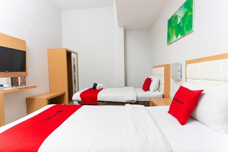 Hotel Reddoorz Plus @ Idjen Boulevard Malang