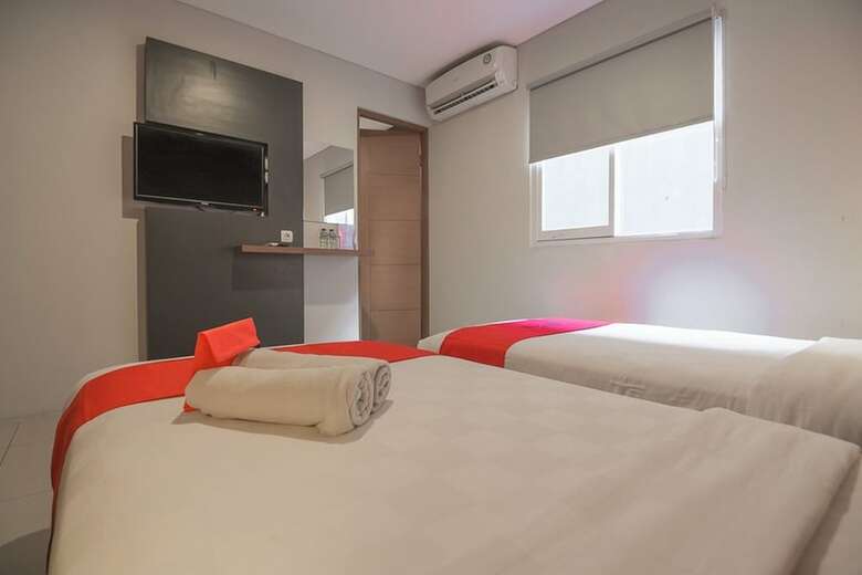 Hotel Reddoorz Plus @ Dago Pojok 3
