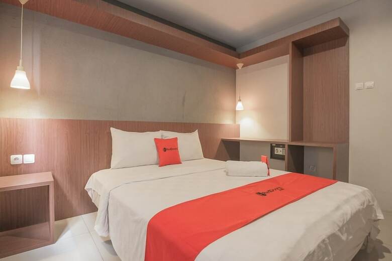 Hotel Reddoorz Plus @ Dago Pojok 3