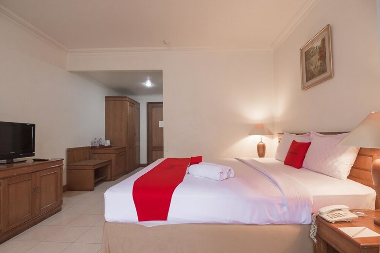 Hotel Reddoorz Premium Near Jembatan Ampera 2