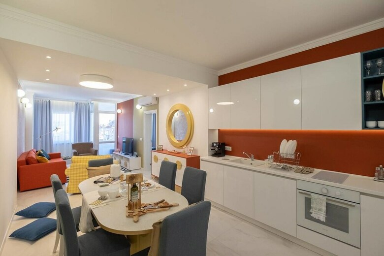Fm Luxury 3-bdr Apartment - Splendid Shapes
