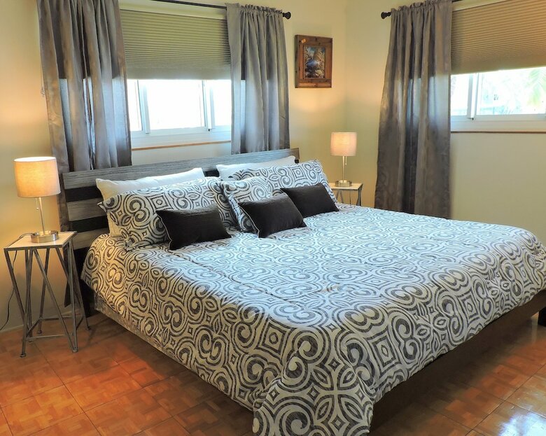 Pelican Landing 4/3 For 10 Pool, Waterfront