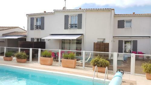 Apartments And Villas - Saint Clement Des Baleines