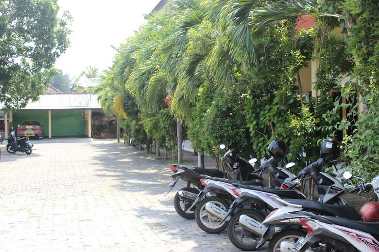 Bed & Breakfast Hotel Dewi Warsiki