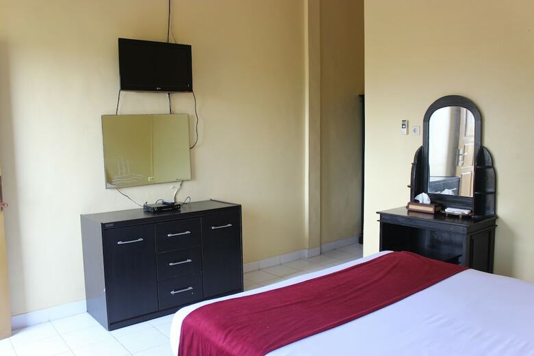 Bed & Breakfast Hotel Dewi Warsiki