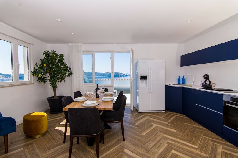 Seafront Luxury Apartments Fun