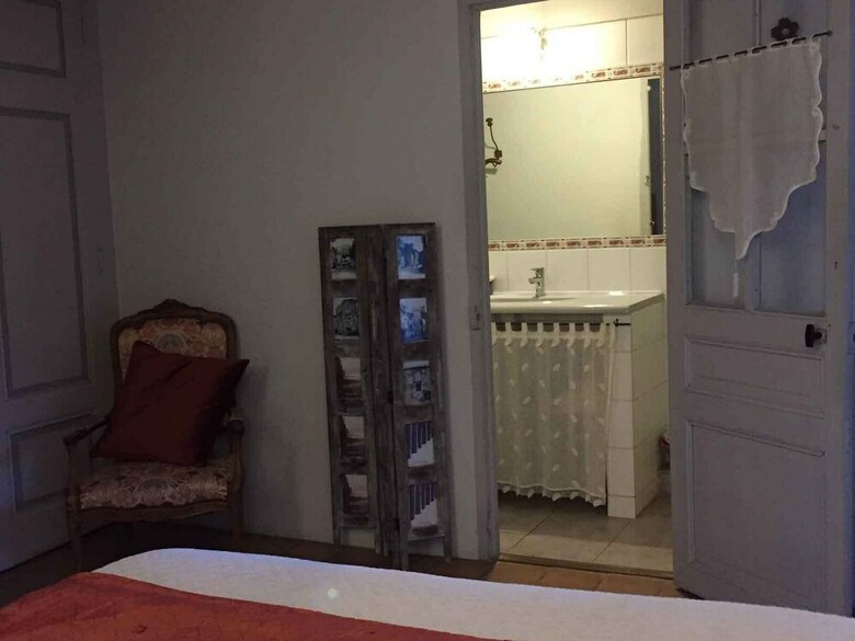 Hotel Les Aigui�res En Provence
