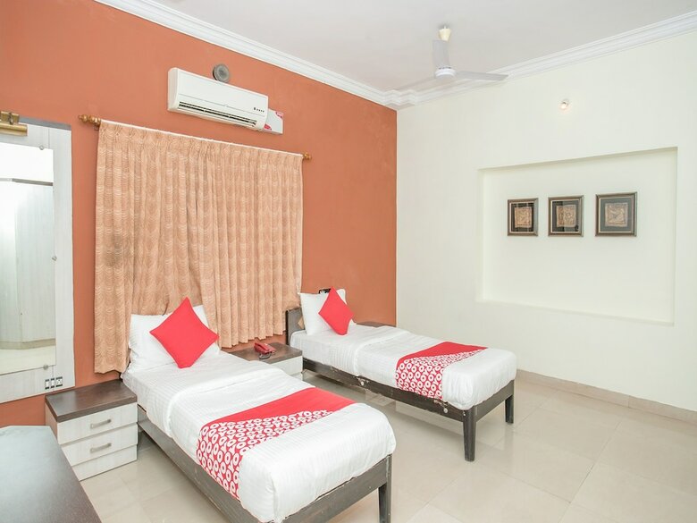 Oyo 35708 Zee Hotel