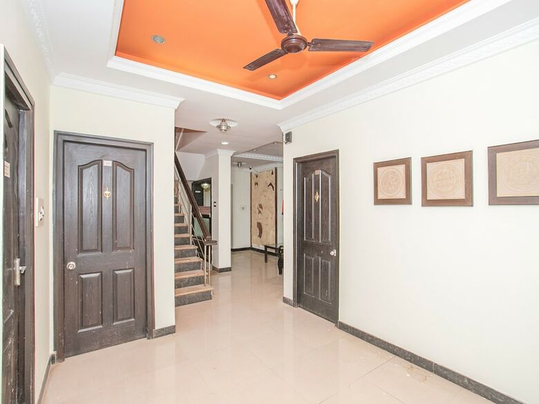 Oyo 35708 Zee Hotel