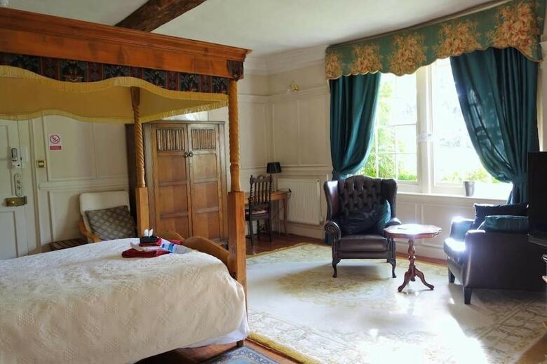 Rothmans Bed And Breakfast