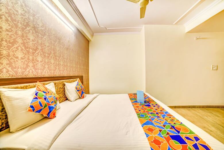 Fabhotel Radha Nikunj Residency