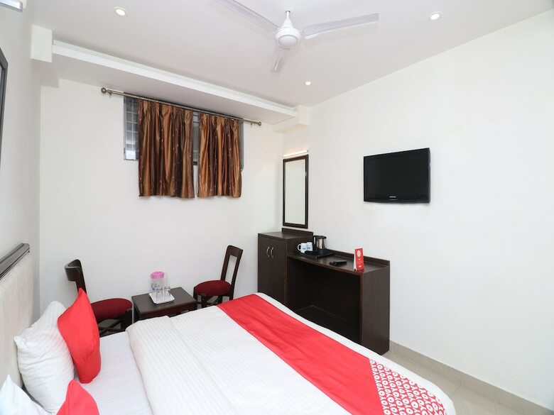 Oyo 27921 Hotel Shalimar