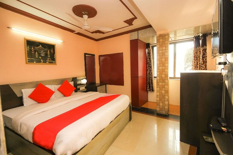 Oyo 28144 Hotel Krishna