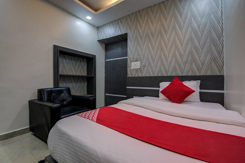 Oyo 29204 Hotel Blue Sapphire