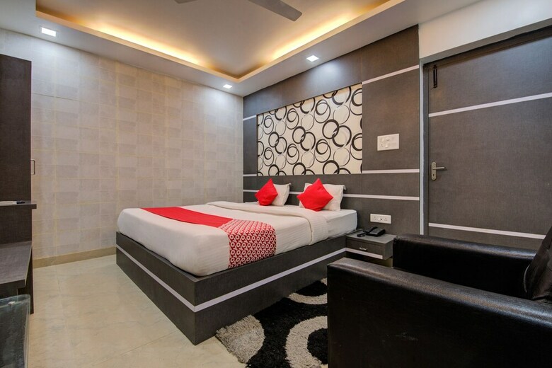 Oyo 29204 Hotel Blue Sapphire