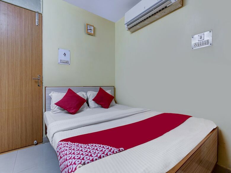 Oyo 24888 Hotel Sham Palace