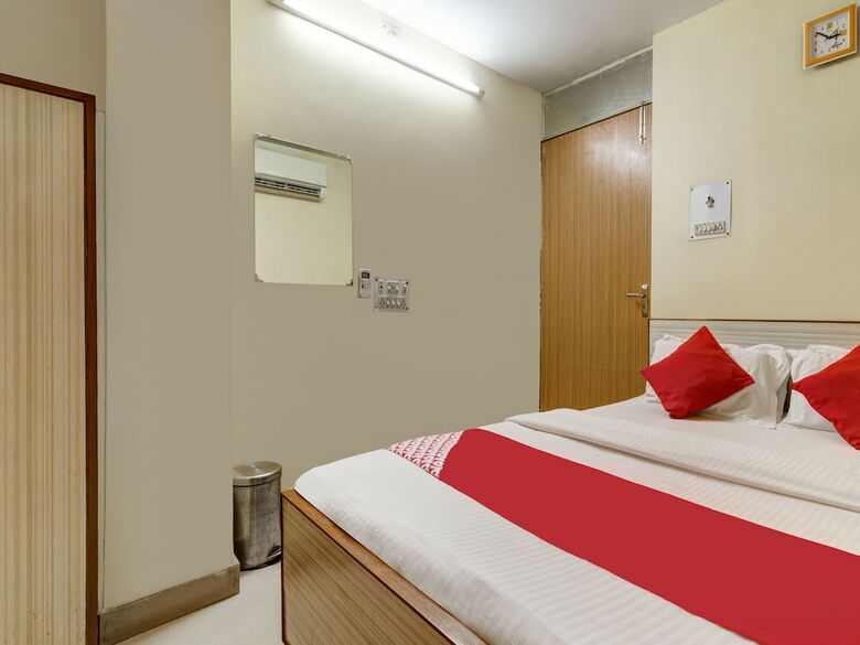 Oyo 24888 Hotel Sham Palace