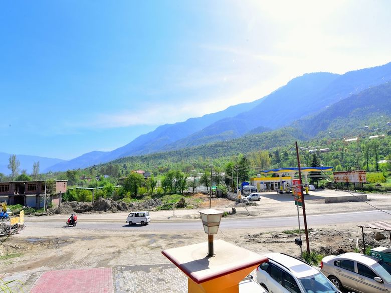 Oyo 36558 Hotel Raxit Inn