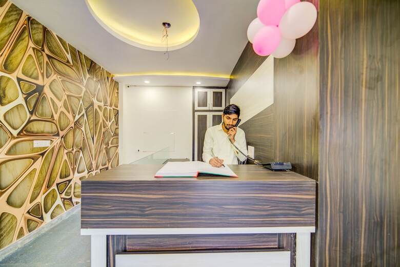 Hotel Oyo 29324 Diamond Expo