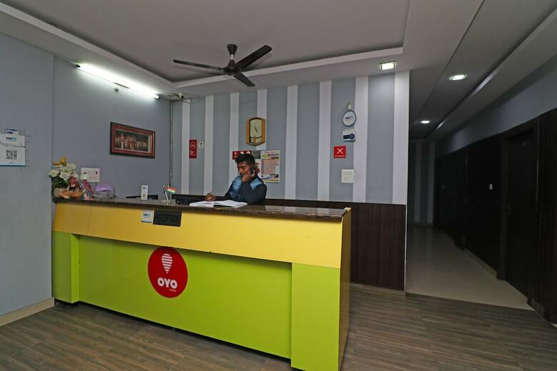Oyo 29127 Hotel Crown Tower