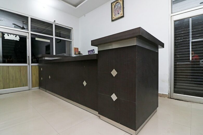 Oyo 24199 Hotel Ojus Tower