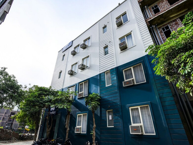 Hotel Silverkey Executive Stays 19653 Star Mall