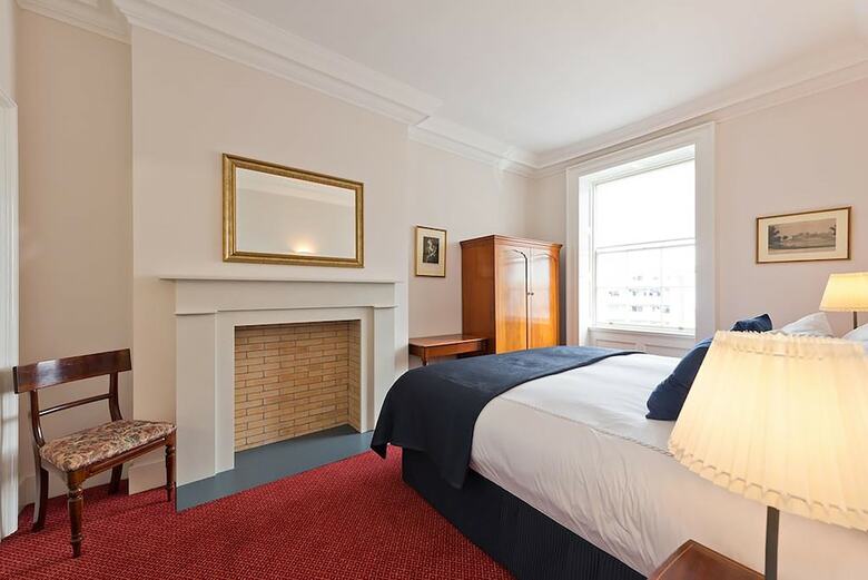 Aparthotel Henrietta Suites City Centre
