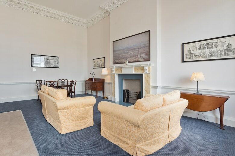 Aparthotel Henrietta Suites City Centre