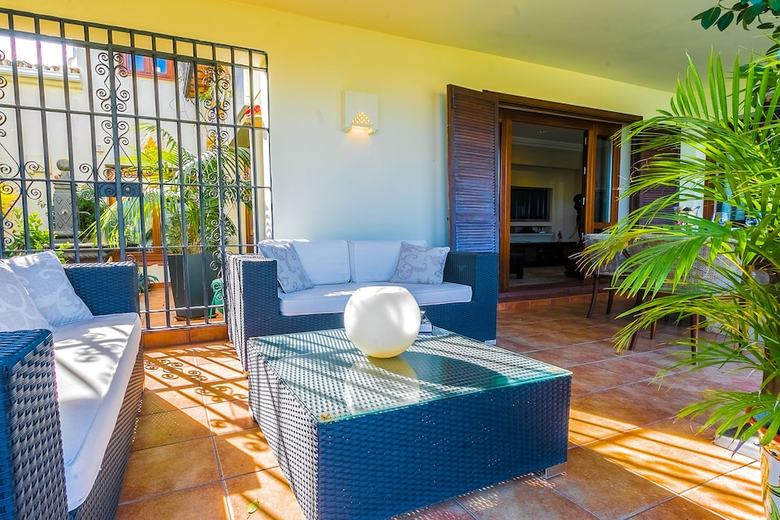 Oleholidays Villa Holy Nueva Andaluc�a