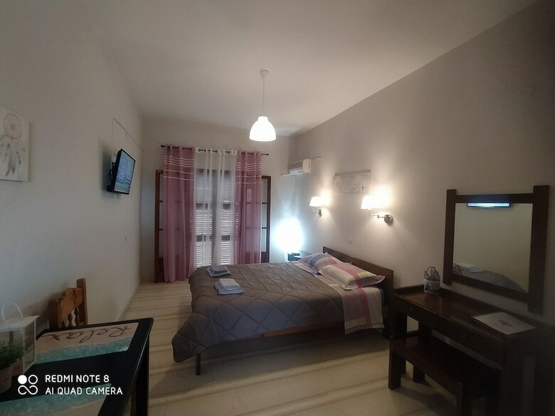 Hotel Olive Garden Studios & Apts
