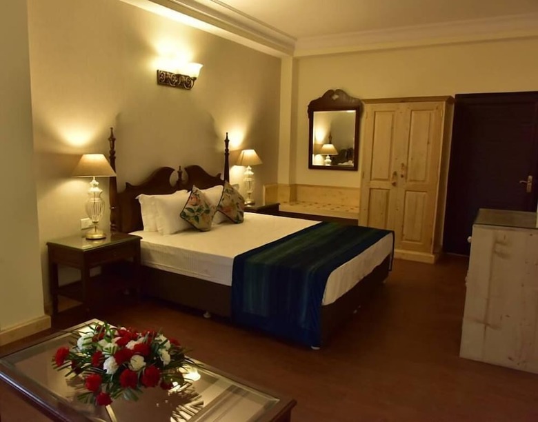 Hotel Adb Rooms The Oak Tree House
