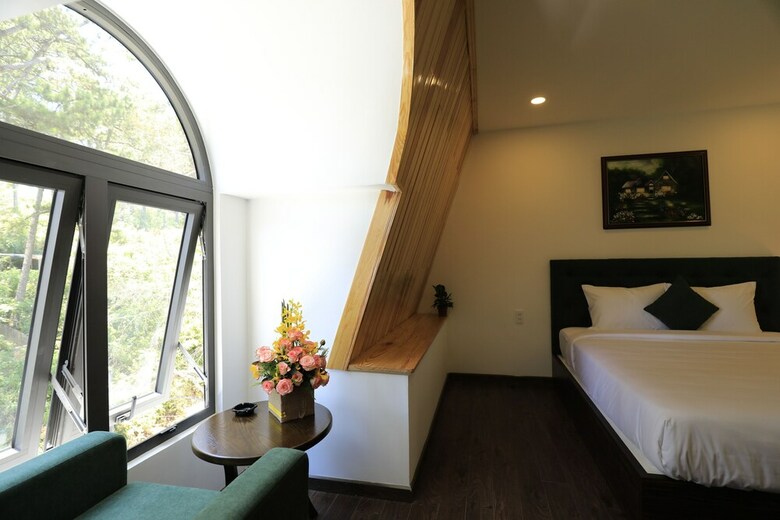 Moonstone Hotel