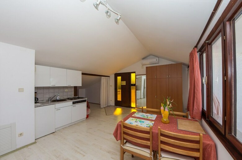 Apartments Lounger Frkovic
