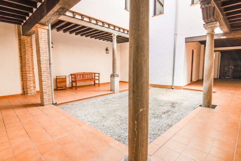 Tuguest Alhambra Apartments