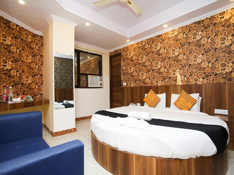 Hotel Deluxe Stay Inn