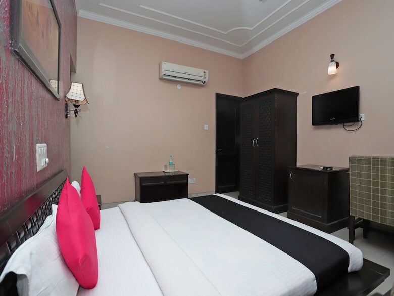 Hotel Rudraksh Plaza