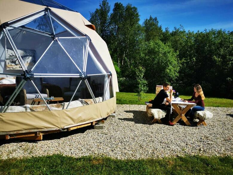 Wild Caribou Dome & Wilderness Cabin
