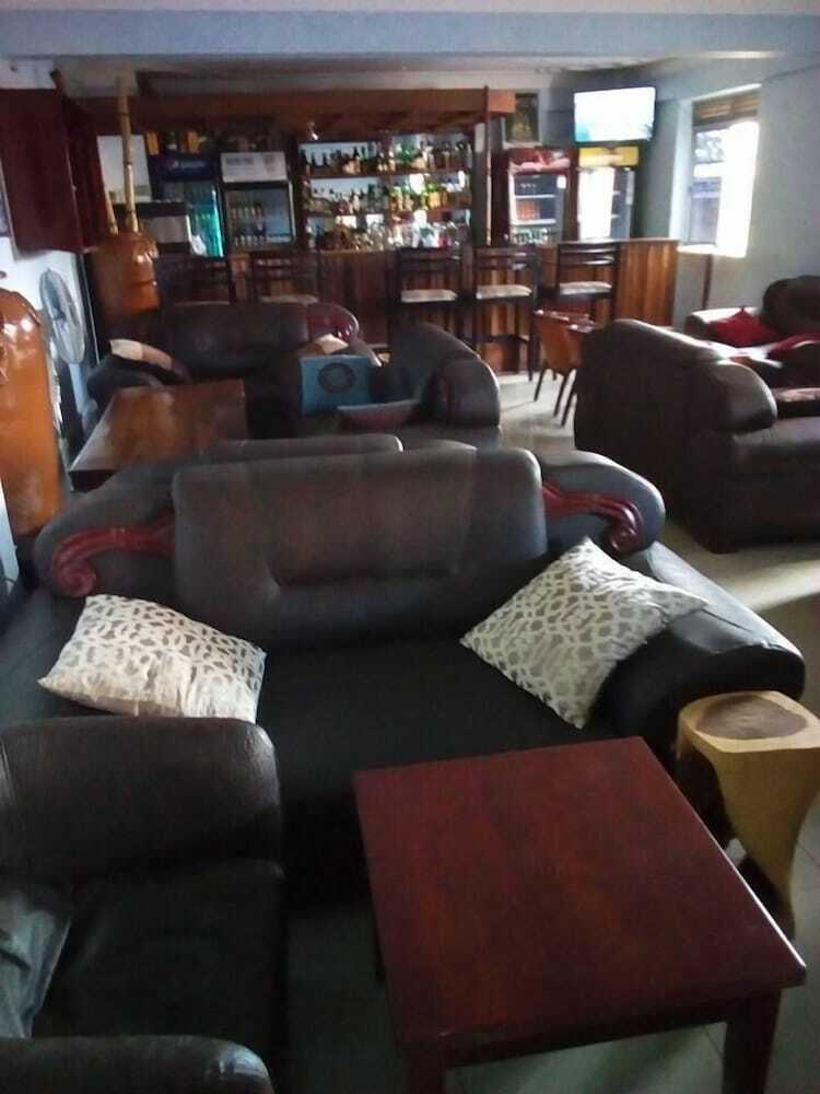 Central Inn Hotel Entebbe