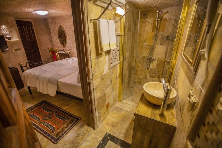 Royal Cave Hotel