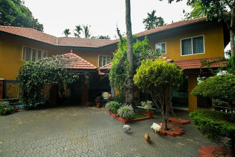 Hotel Palette -karapuzha Village