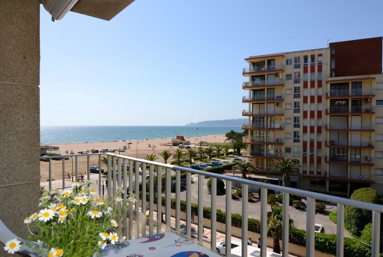 Apartamentos Rocamaura I