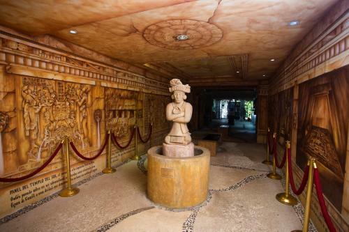 Hotel Xbalamqu� Resort & Spa