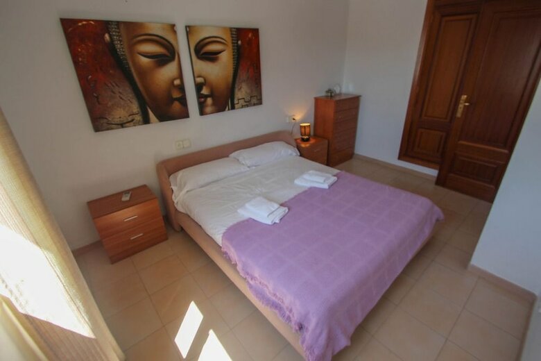 Celia - Oceanfront Villa In Costa Blanca